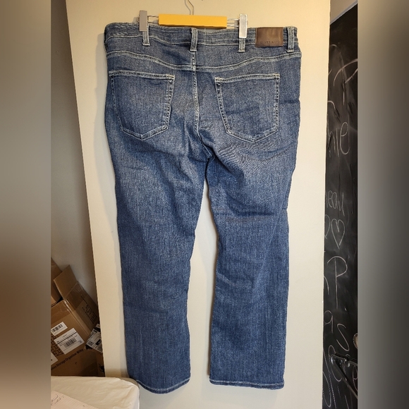 Denver Hayes Classic Blue Denim Jeans, Size 42x30 - Picture 3 of 5